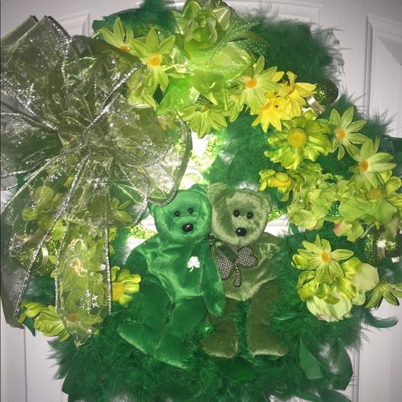 Saint Patrick's Day Wreath - Picture 1 of 3